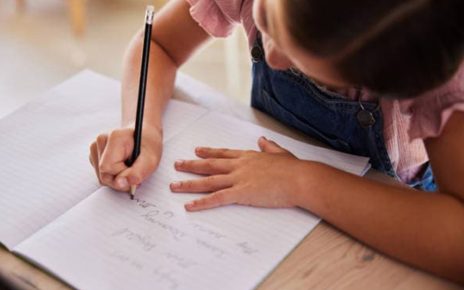 How AI Feeds Keep You Updated on New Web Papers